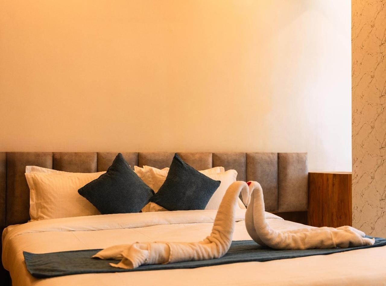 Hotel Kamrupa กูวาฮาติ ภายนอก รูปภาพ